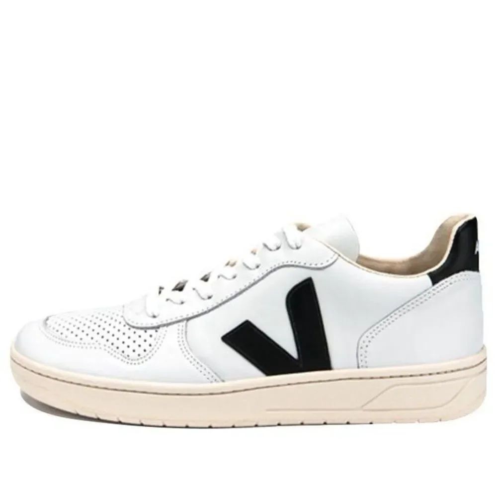 VEJA White Black Women's Low Top Sneakers Lace Up Logo Accent Rubber Sole Size 7